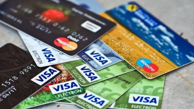НБУ готує нові правила для карток: Банки зможуть посилити контроль і встановлювати ліміти