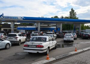 Паливна криза в РФ поглиблюється: Москва продовжила обмеження