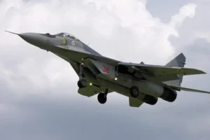 Польща підняла військову авіацію через масовану атаку Росії на Україну