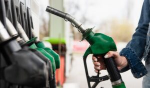 Дизель уже майже по 100 грн: скільки коштує заправити авто 23 серпня і де пальне найдешевше