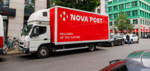 «Нова пошта» перебудовує всю логістику через удари РФ: великі сортувальні центри більше не будуть єдиною опорою