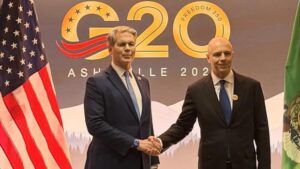 Зустріч міністрів фінансів на G20: Бессент на зустрічі з Сілуановим висунув Росії ультиматум щодо завершення війни проти України, – Reuters