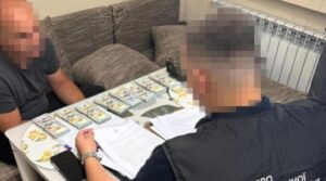 23,5 млрд грн пройшли через «конверт»: БЕБ провело 50 обшуків у Києві, Харкові та Одесі