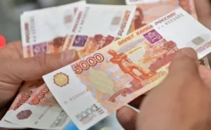 Путін кидає все у жерло війни: У Росії скорочують виплати вчителям і медикам заради контрактників –  регіони залишаються без грошей