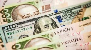 Євро може просісти, а долар – зміцнитися: Аналітик дав прогноз на кінець вересня