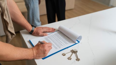 Шалена конкуренція: Де в Україні найважче купити чи орендувати житло