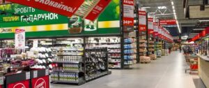 Битва за покупця: український ритейлер «Fozzy Group» захоплює звільнені площі французького «Auchan» у Києві