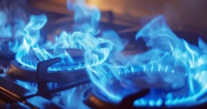 Європа входить у зиму з дорогим газом і неповними сховищами: Ціни знову б’ють рекорди останніх років