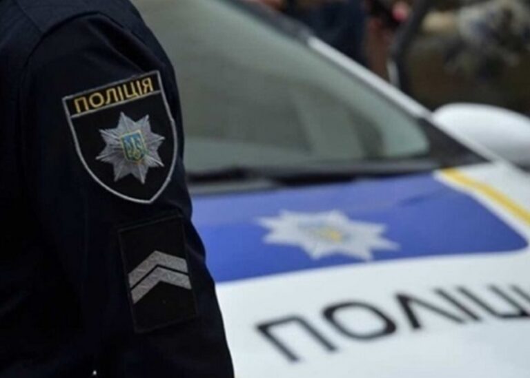 У Кропивницькому чоловік кинув гранати в бік поліцейських і відкрив вогонь