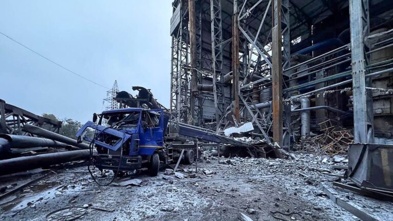 Вісім загиблих, 31 поранений і 23 ракети: «Запоріжсталь» пережила п’ятий удар РФ