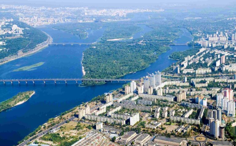 У Києві готують закрите засідання щодо будівництва дамб через Дніпро