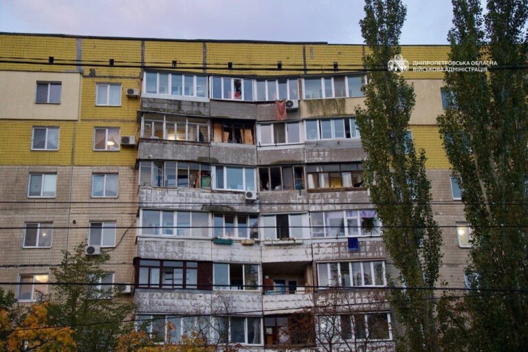 Ранок почався з вибухів: російські КАБи атакували Дніпро, є поранений